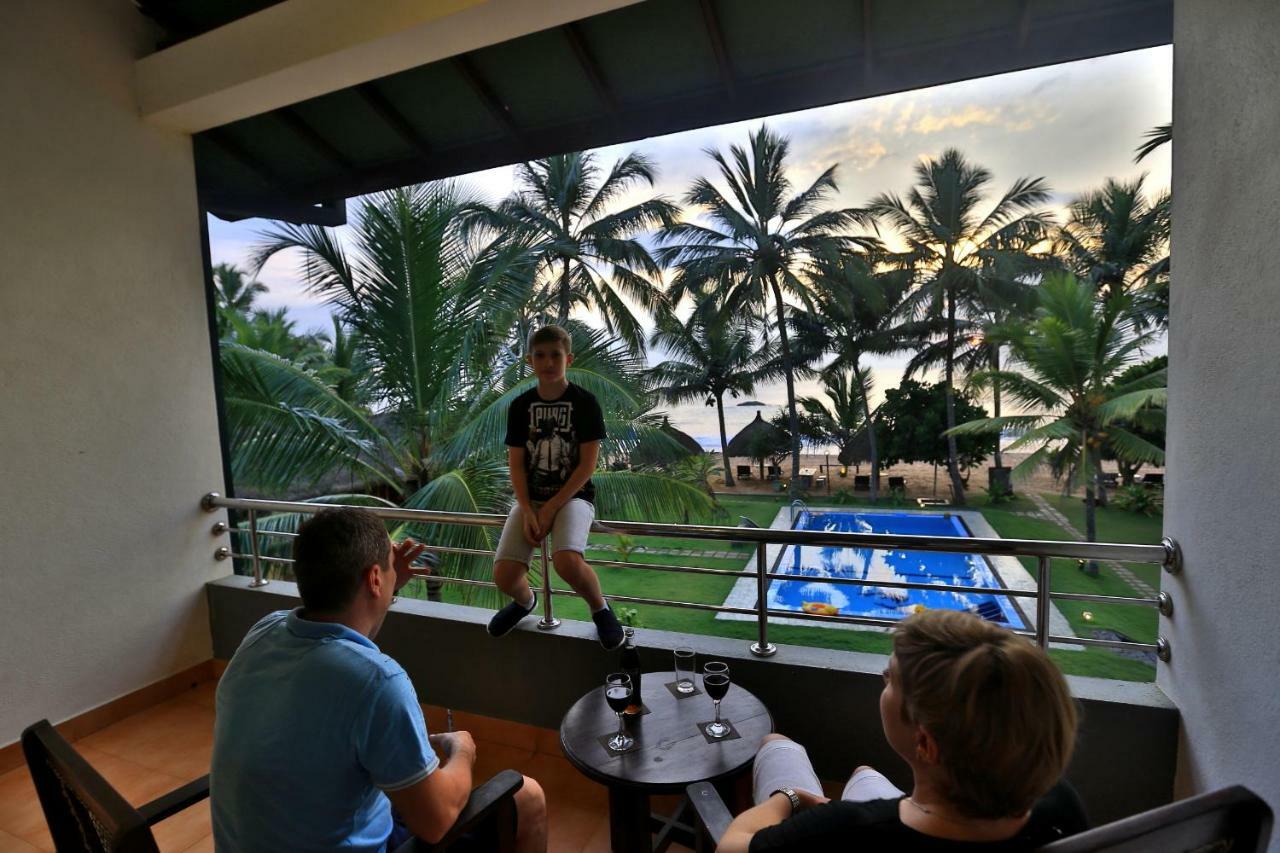Sea Rock Villa Bentota Eksteriør billede
